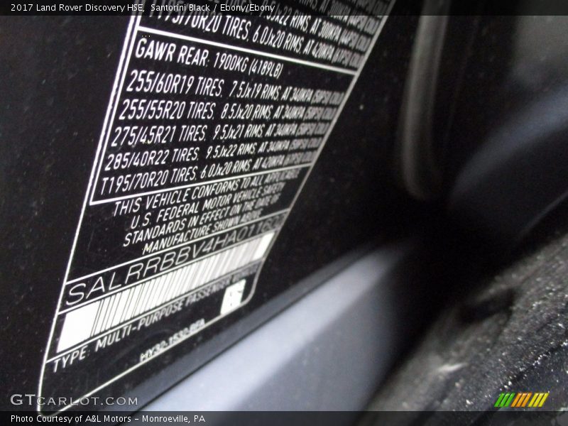Santorini Black / Ebony/Ebony 2017 Land Rover Discovery HSE