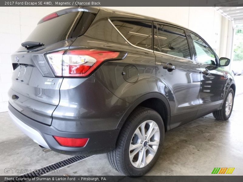 Magnetic / Charcoal Black 2017 Ford Escape SE 4WD