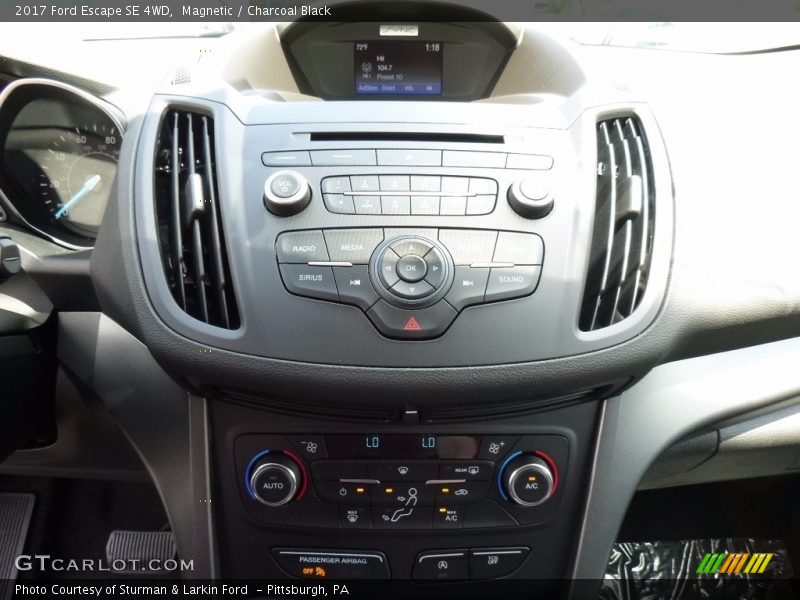 Magnetic / Charcoal Black 2017 Ford Escape SE 4WD