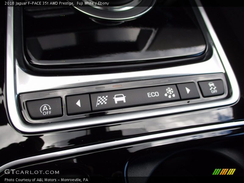 Controls of 2018 F-PACE 35t AWD Prestige