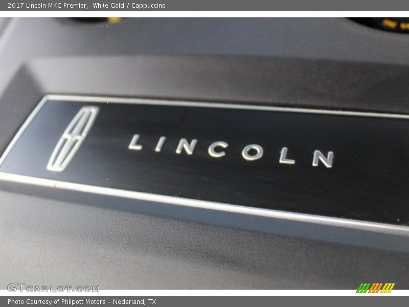 White Gold / Cappuccino 2017 Lincoln MKC Premier