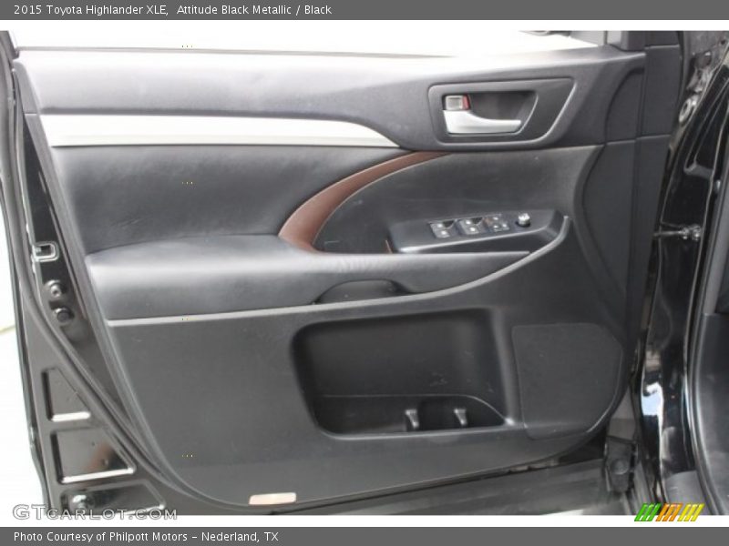 Attitude Black Metallic / Black 2015 Toyota Highlander XLE