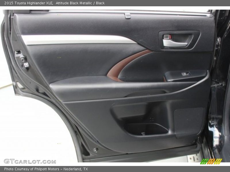 Attitude Black Metallic / Black 2015 Toyota Highlander XLE