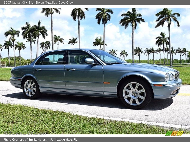 Zircon Metallic / Dove Grey 2005 Jaguar XJ XJ8 L