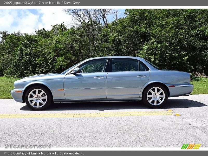 Zircon Metallic / Dove Grey 2005 Jaguar XJ XJ8 L