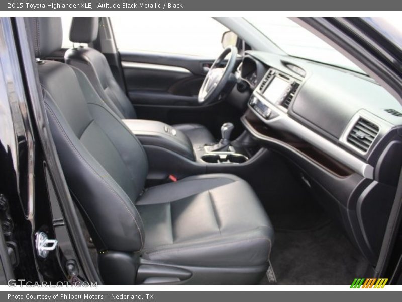 Attitude Black Metallic / Black 2015 Toyota Highlander XLE