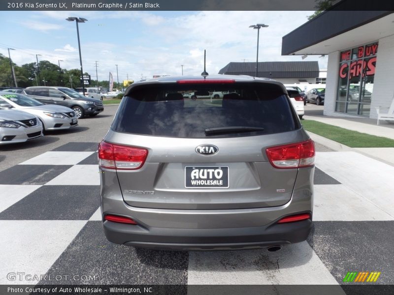 Platinum Graphite / Satin Black 2016 Kia Sorento LX