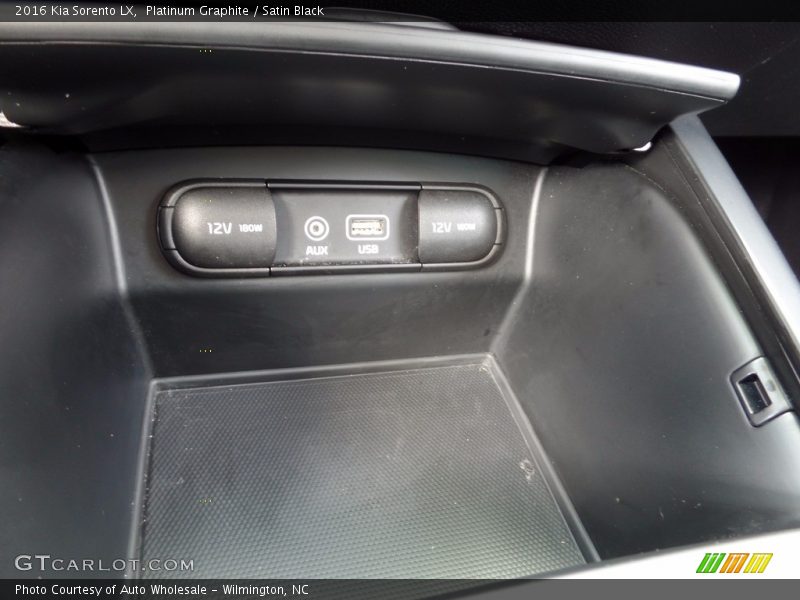 Platinum Graphite / Satin Black 2016 Kia Sorento LX