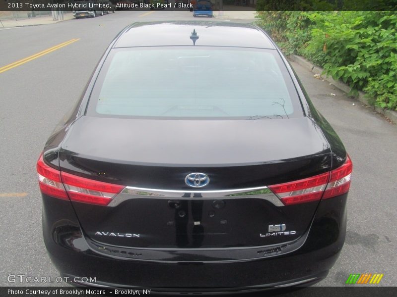 Attitude Black Pearl / Black 2013 Toyota Avalon Hybrid Limited