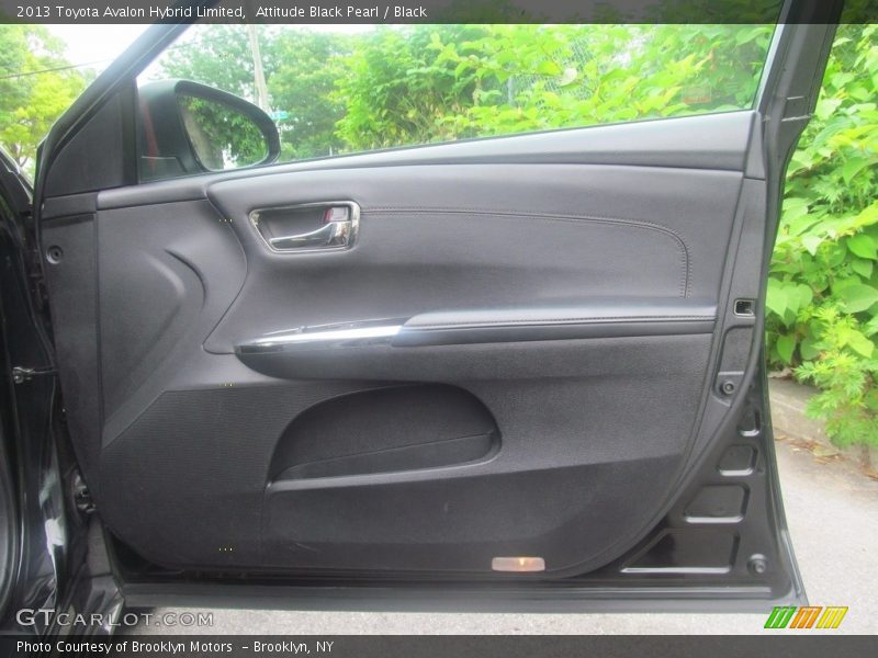 Attitude Black Pearl / Black 2013 Toyota Avalon Hybrid Limited