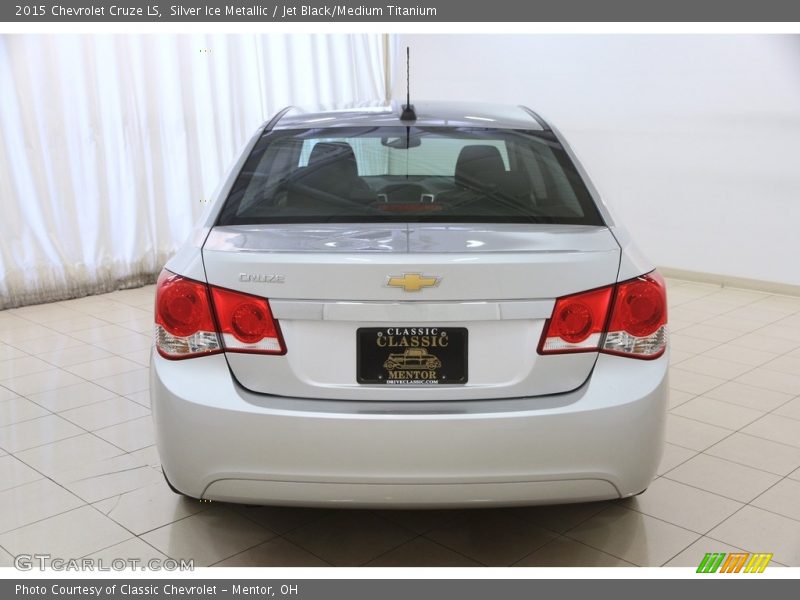 Silver Ice Metallic / Jet Black/Medium Titanium 2015 Chevrolet Cruze LS