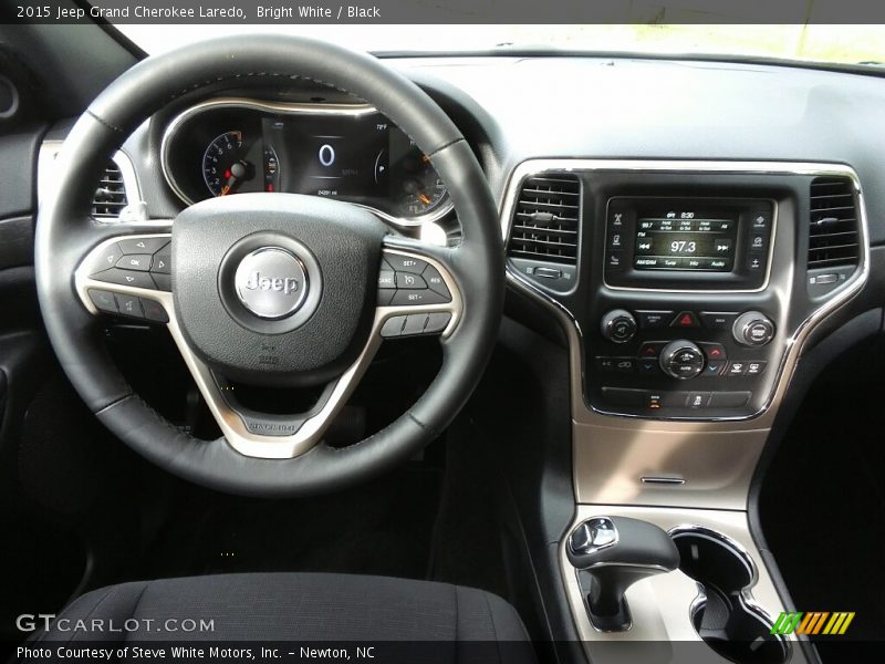 Bright White / Black 2015 Jeep Grand Cherokee Laredo