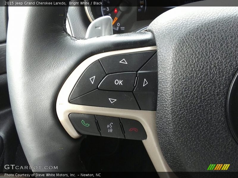 Bright White / Black 2015 Jeep Grand Cherokee Laredo