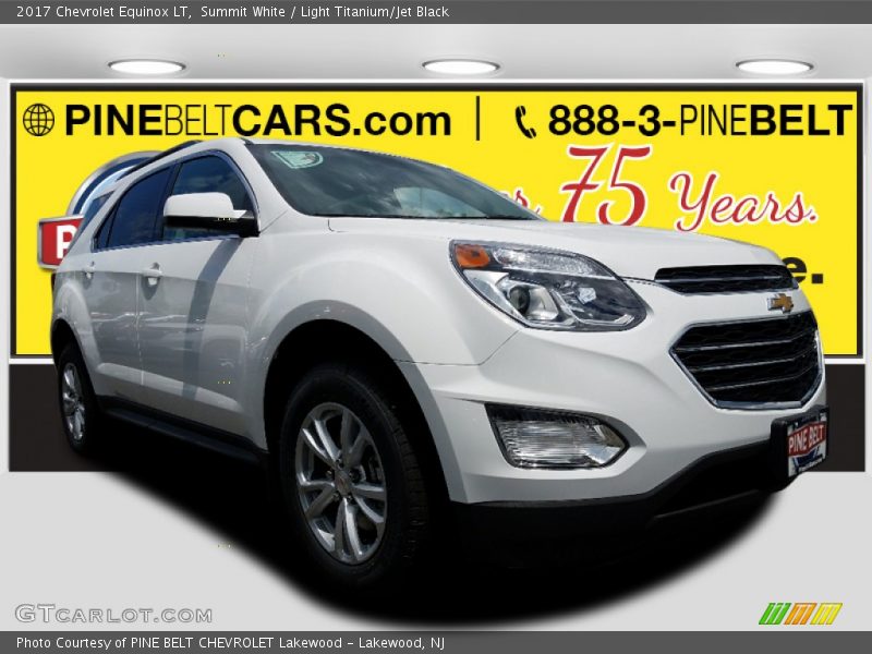 Summit White / Light Titanium/Jet Black 2017 Chevrolet Equinox LT