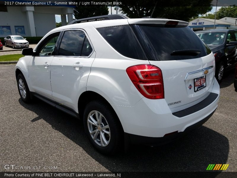 Summit White / Light Titanium/Jet Black 2017 Chevrolet Equinox LT