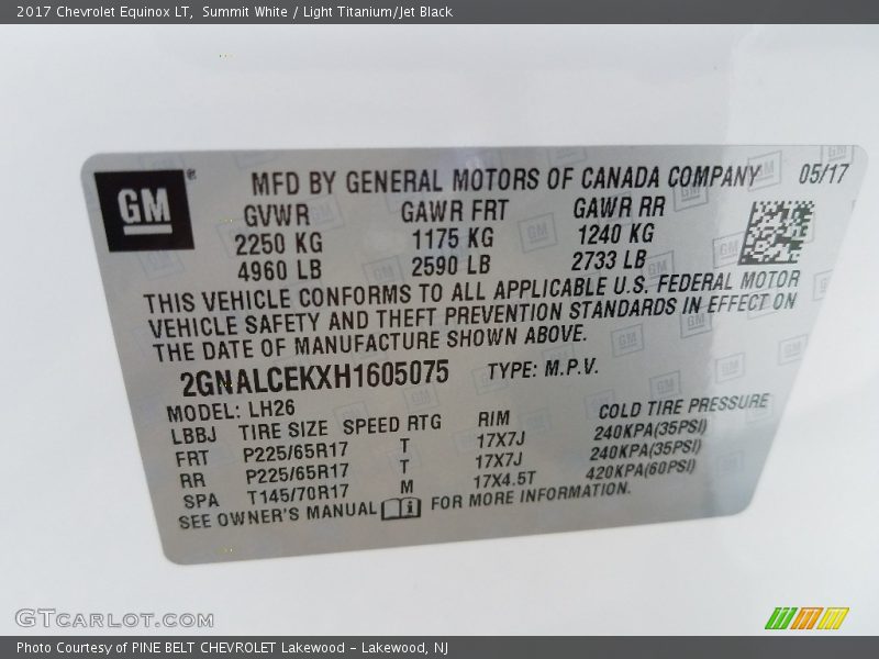 Summit White / Light Titanium/Jet Black 2017 Chevrolet Equinox LT