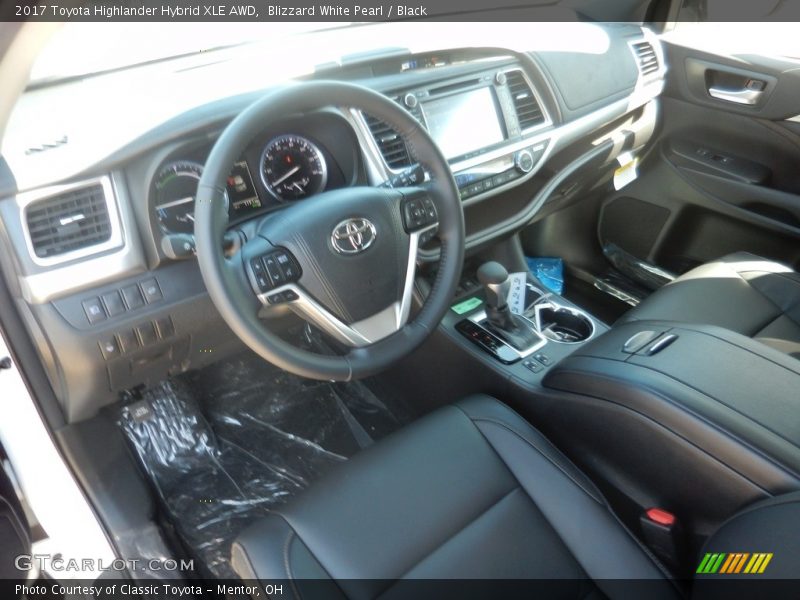 Blizzard White Pearl / Black 2017 Toyota Highlander Hybrid XLE AWD