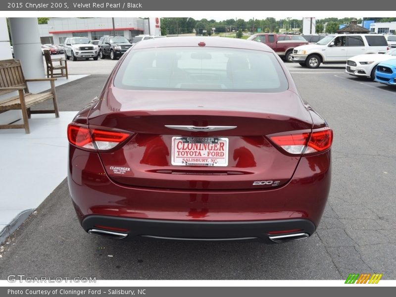 Velvet Red Pearl / Black 2015 Chrysler 200 S