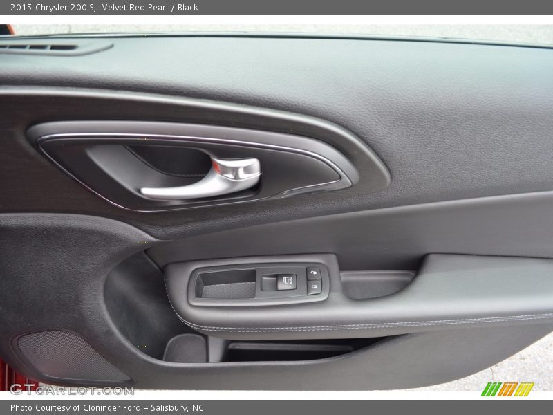 Velvet Red Pearl / Black 2015 Chrysler 200 S