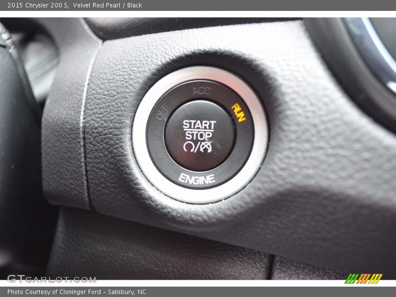Velvet Red Pearl / Black 2015 Chrysler 200 S