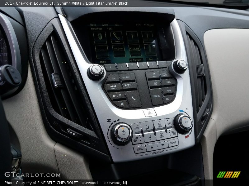 Summit White / Light Titanium/Jet Black 2017 Chevrolet Equinox LT
