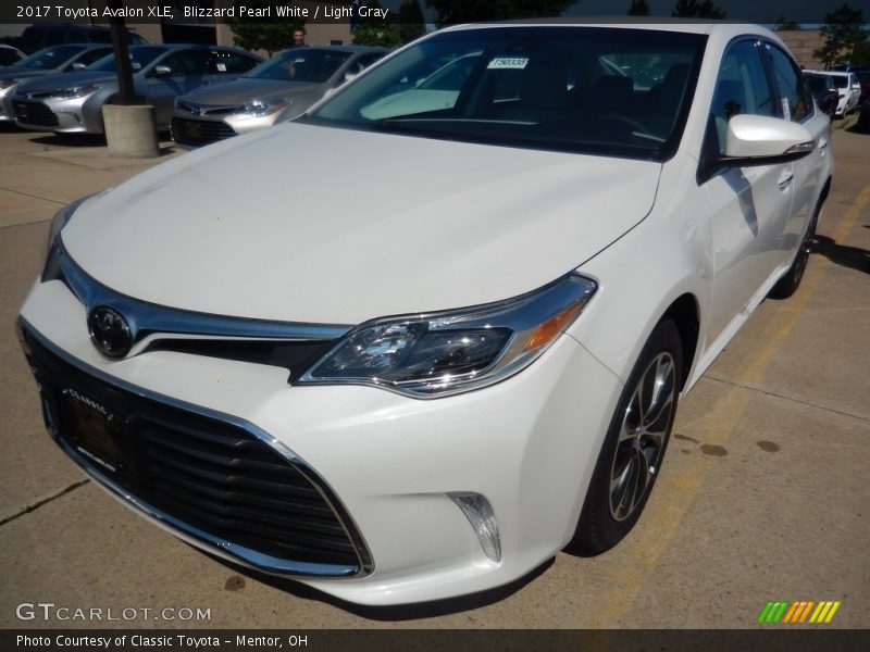 Blizzard Pearl White / Light Gray 2017 Toyota Avalon XLE