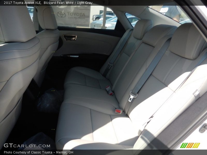 Blizzard Pearl White / Light Gray 2017 Toyota Avalon XLE