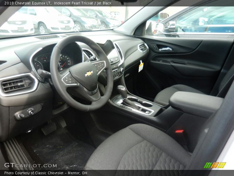 Iridescent Pearl Tricoat / Jet Black 2018 Chevrolet Equinox LT