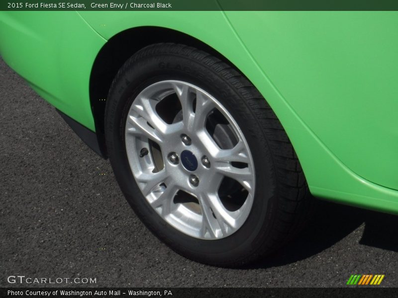 Green Envy / Charcoal Black 2015 Ford Fiesta SE Sedan