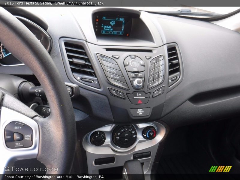 Green Envy / Charcoal Black 2015 Ford Fiesta SE Sedan