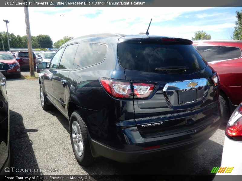 Blue Velvet Metallic / Dark Titanium/Light Titanium 2017 Chevrolet Traverse LS
