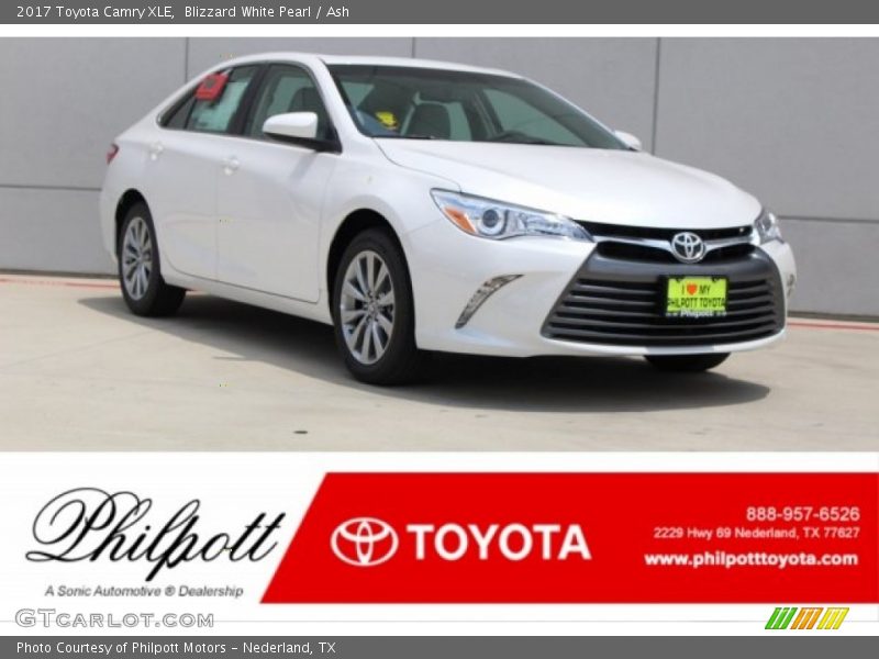 Blizzard White Pearl / Ash 2017 Toyota Camry XLE