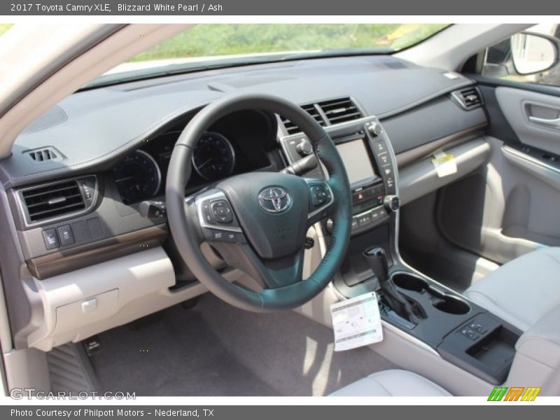 Blizzard White Pearl / Ash 2017 Toyota Camry XLE
