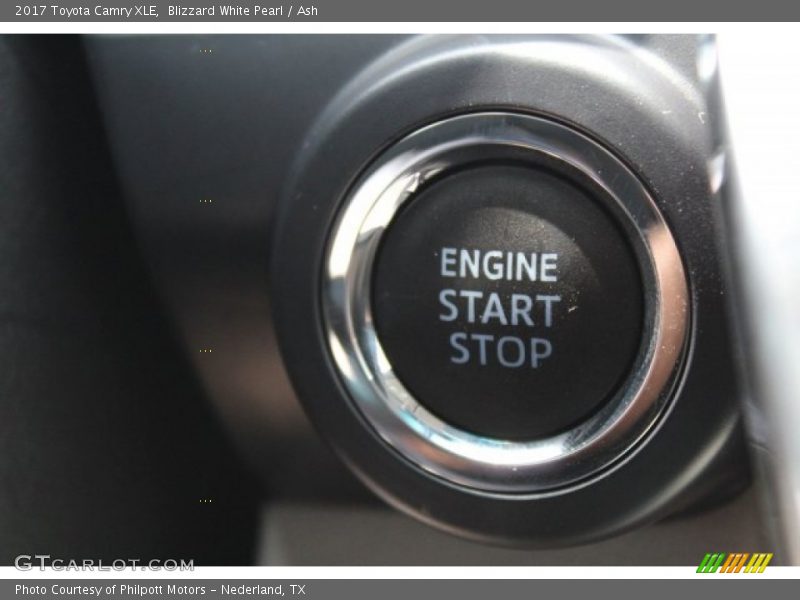 Blizzard White Pearl / Ash 2017 Toyota Camry XLE