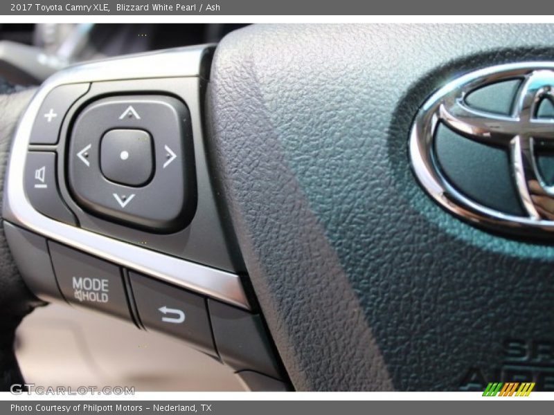 Blizzard White Pearl / Ash 2017 Toyota Camry XLE