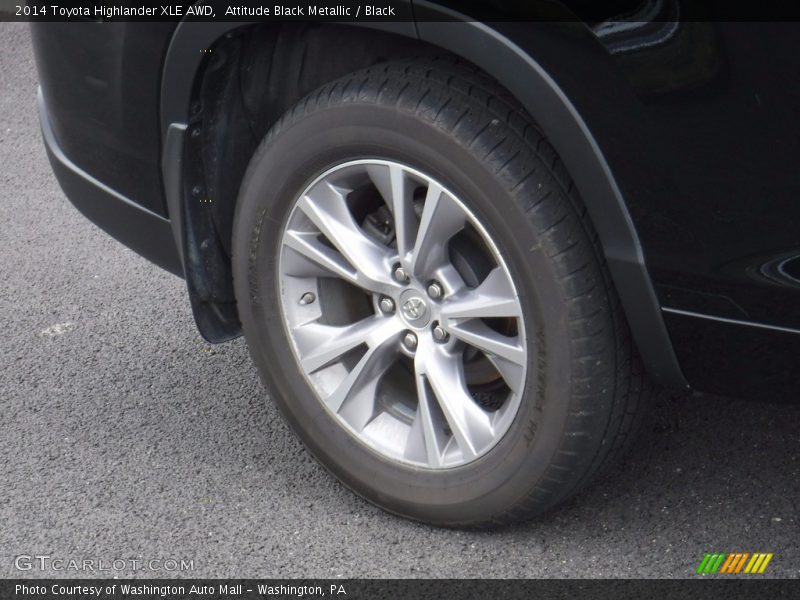 Attitude Black Metallic / Black 2014 Toyota Highlander XLE AWD