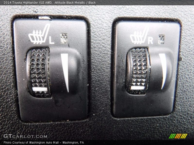 Attitude Black Metallic / Black 2014 Toyota Highlander XLE AWD