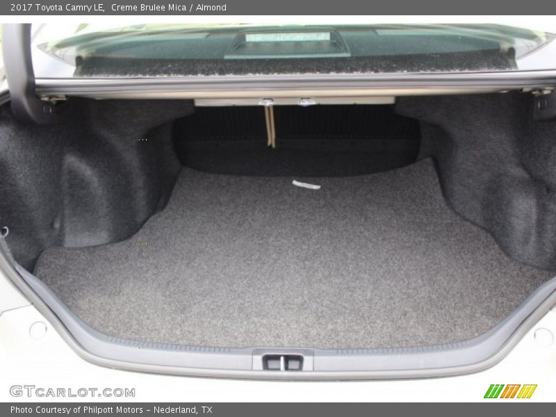 Creme Brulee Mica / Almond 2017 Toyota Camry LE