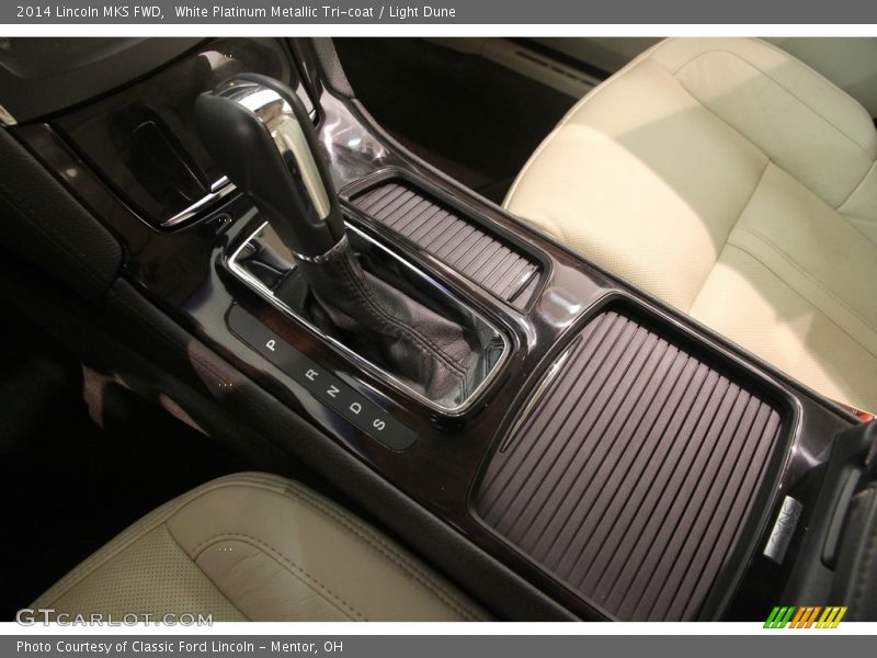 White Platinum Metallic Tri-coat / Light Dune 2014 Lincoln MKS FWD