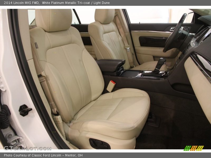 White Platinum Metallic Tri-coat / Light Dune 2014 Lincoln MKS FWD