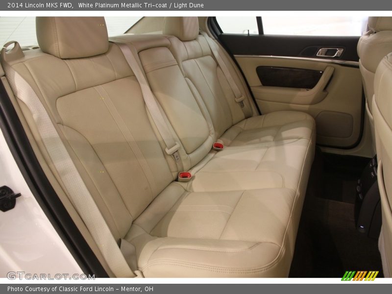 White Platinum Metallic Tri-coat / Light Dune 2014 Lincoln MKS FWD