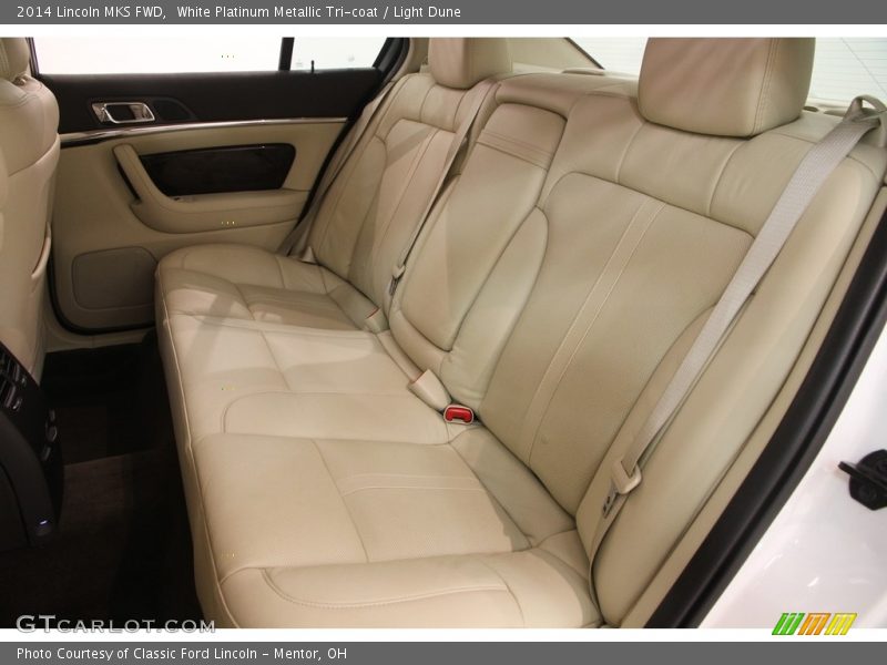White Platinum Metallic Tri-coat / Light Dune 2014 Lincoln MKS FWD
