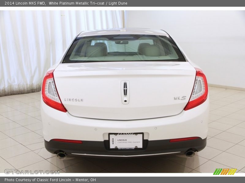 White Platinum Metallic Tri-coat / Light Dune 2014 Lincoln MKS FWD