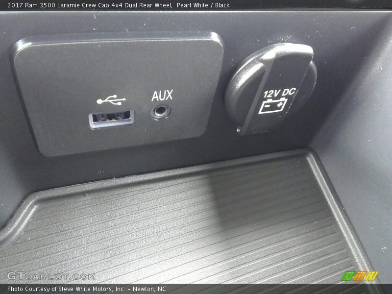 Pearl White / Black 2017 Ram 3500 Laramie Crew Cab 4x4 Dual Rear Wheel