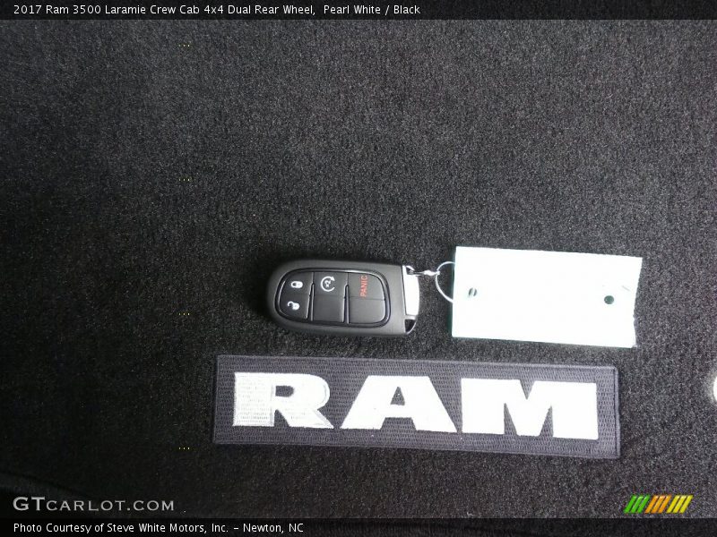 Pearl White / Black 2017 Ram 3500 Laramie Crew Cab 4x4 Dual Rear Wheel