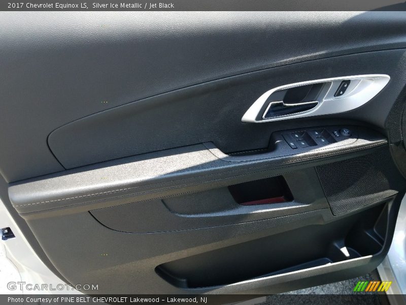 Silver Ice Metallic / Jet Black 2017 Chevrolet Equinox LS