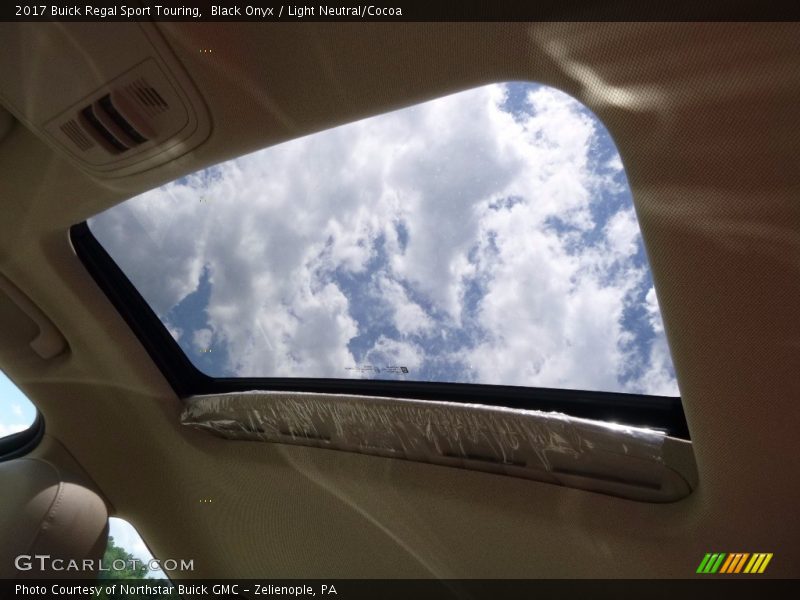 Black Onyx / Light Neutral/Cocoa 2017 Buick Regal Sport Touring