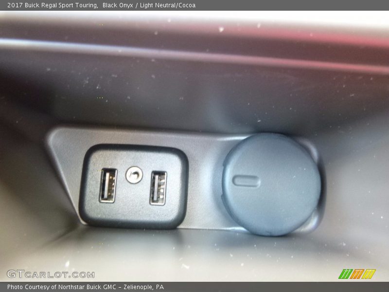 Black Onyx / Light Neutral/Cocoa 2017 Buick Regal Sport Touring