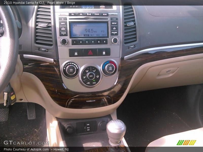 Pearl White / Beige 2010 Hyundai Santa Fe GLS