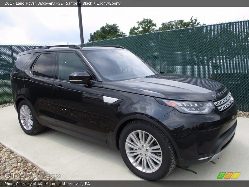 Front 3/4 View of 2017 Discovery HSE